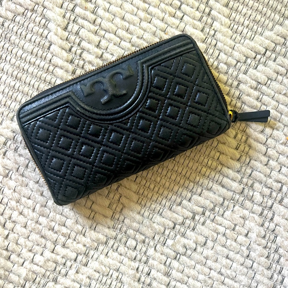 Tory burch Fleming zip continental long wallet